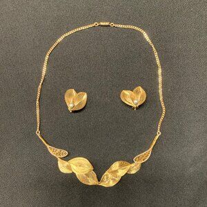 Artisan Necklace Clip Earrings Mid Century Germany Gold Spun Wire Leaf Design